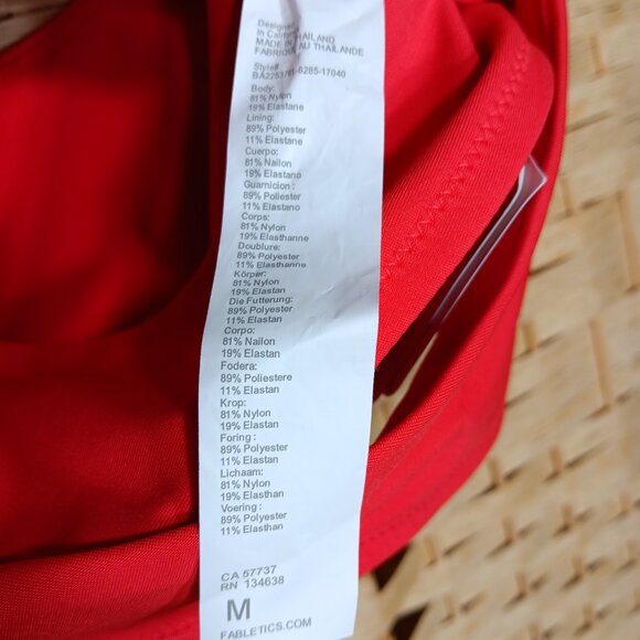 Fabletics Low-Impact Crossover Sports Bra Strawberry Red Medium NWT - Picture 6 of 6